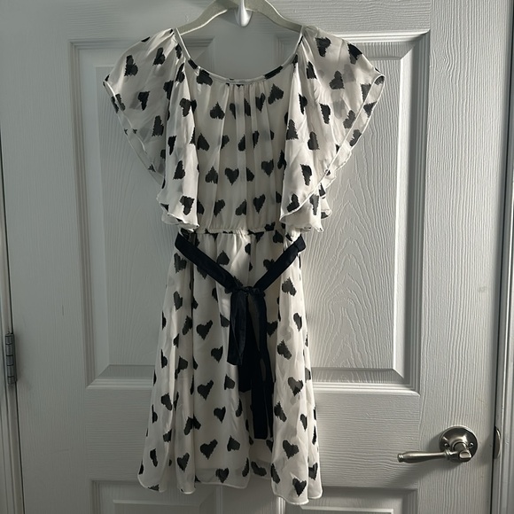 Pinky Short Sleeve Dress with Heart Print - Picture 5 of 8